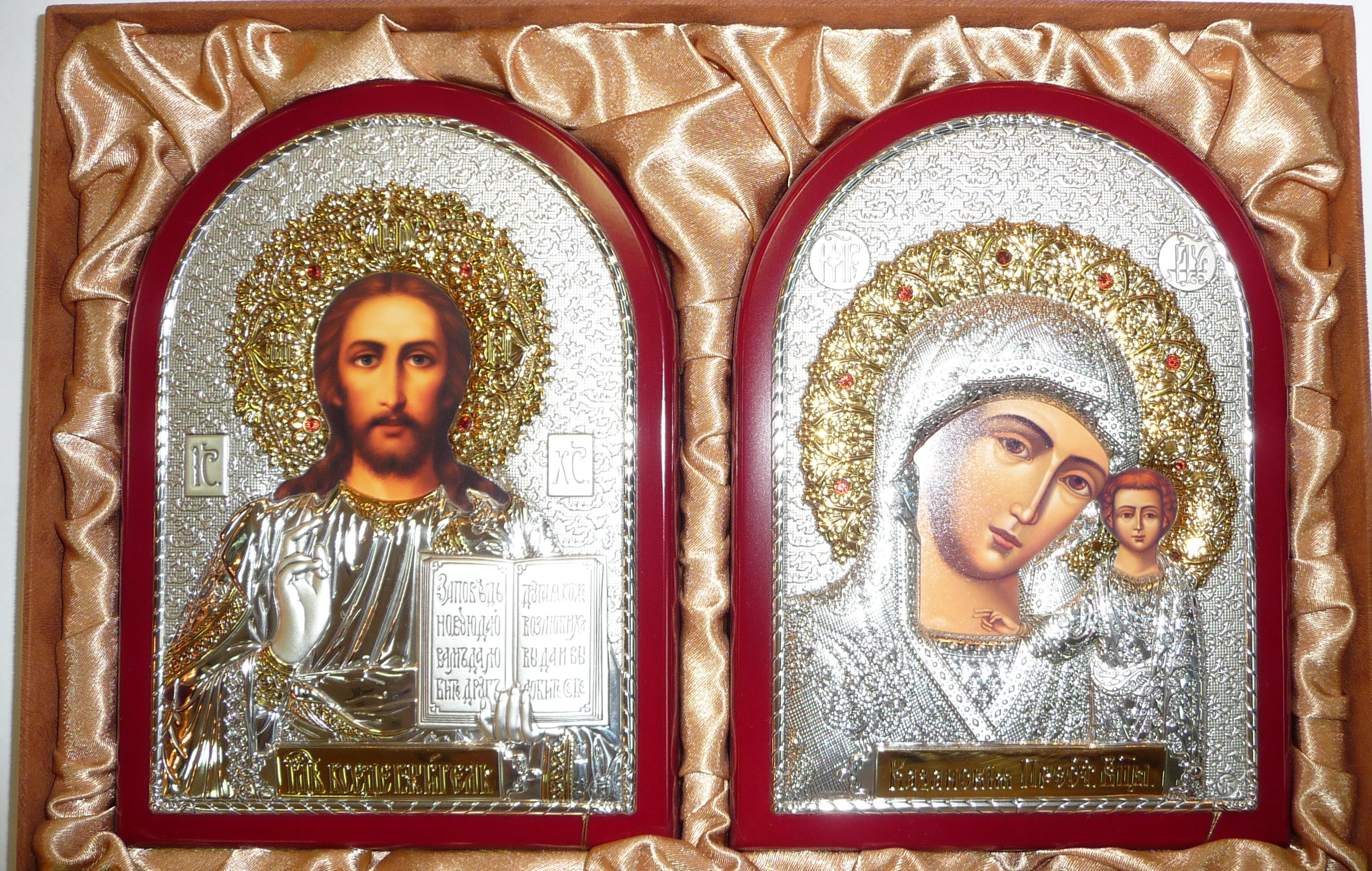 Подарочные серебряные и с позолотой иконы в Москве